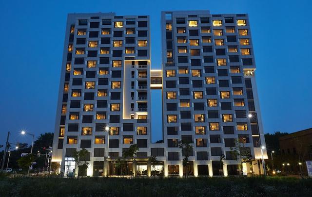 Royal Emporium Incheon Airport Hotel