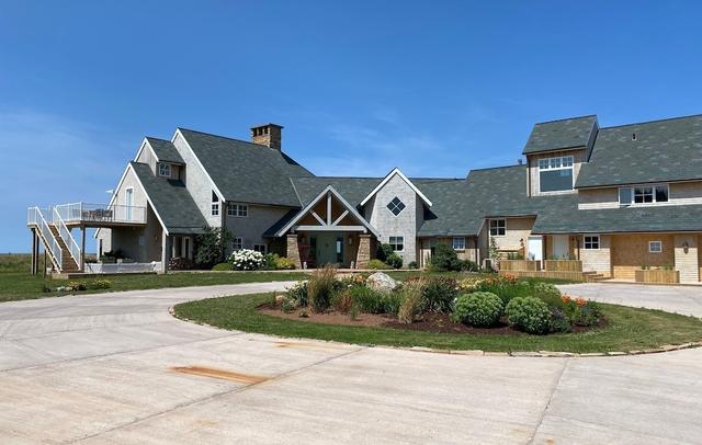 45 Steps - The Culinary Beachside Inn