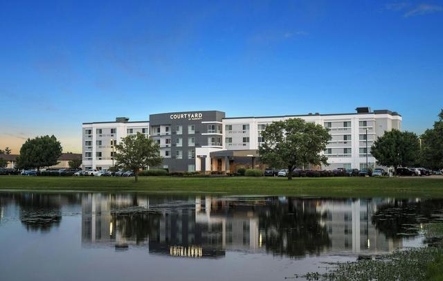 Courtyard by Marriott Evansville East