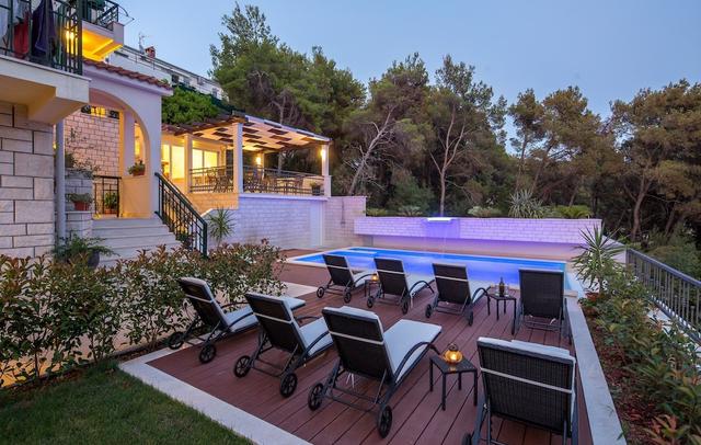 Villa Fani - Apartments and Rooms