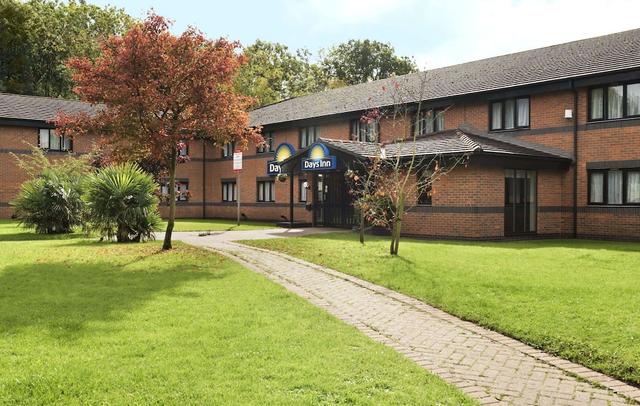 Days Inn by Wyndham Warwick North M40