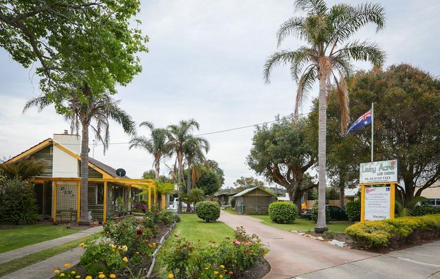 Lazy Acre Log Cabins