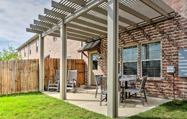 College Station Townhouse w/ Private Patio