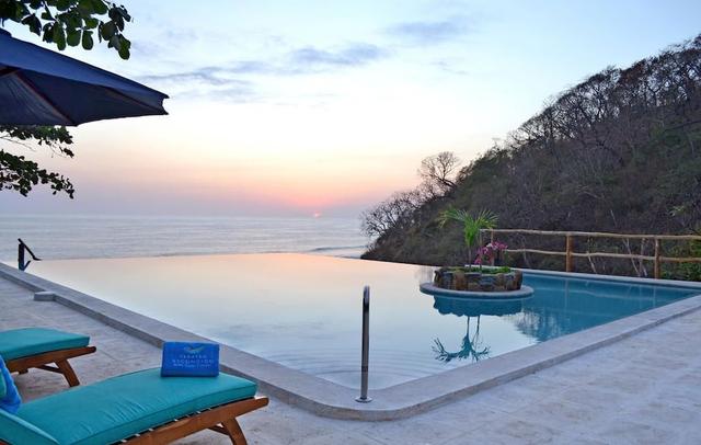 Paraiso Escondido Hotel Villas & Resort