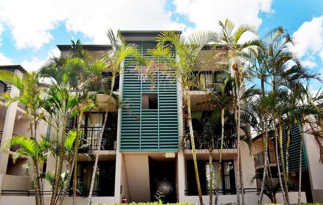 Spring Hill Mews Apartments