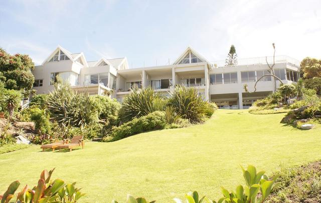 The Pink Lodge on the Beach