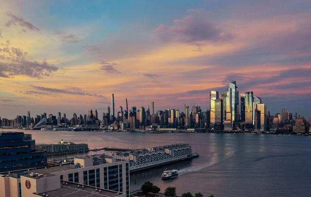 Sheraton Lincoln Harbor Hotel