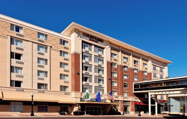 Courtyard Fort Wayne Downtown Grand Wayne Convention Center