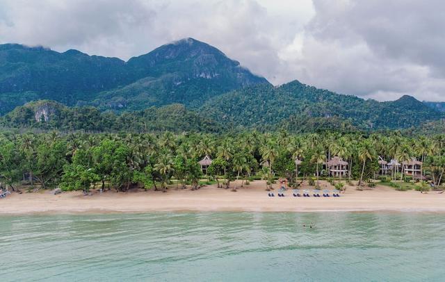 Daluyon Beach and Mountain Resort