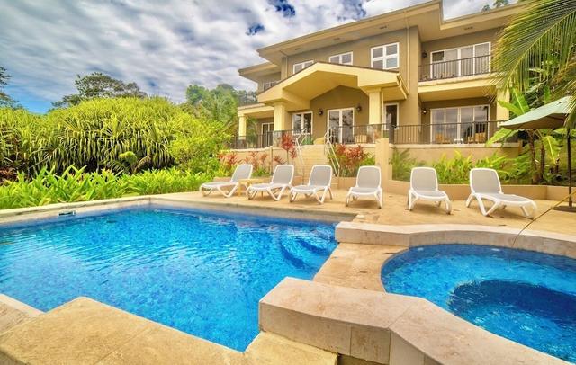 Red Frog Beach Island Resort