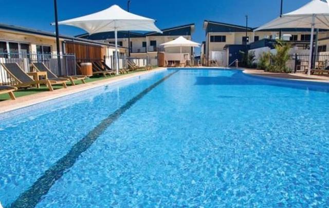 Broadwater Mariner Resort