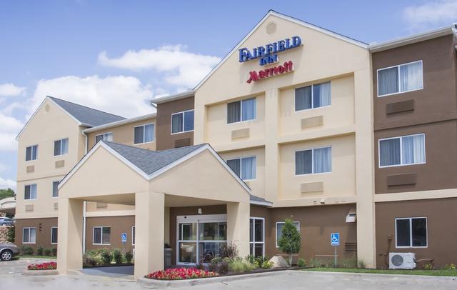 AmericInn by Wyndham Topeka