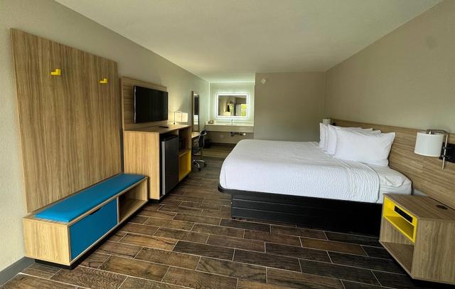 Travelodge by Wyndham Gainesville