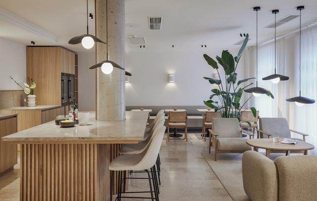 ADELANTE Boutique Hotel