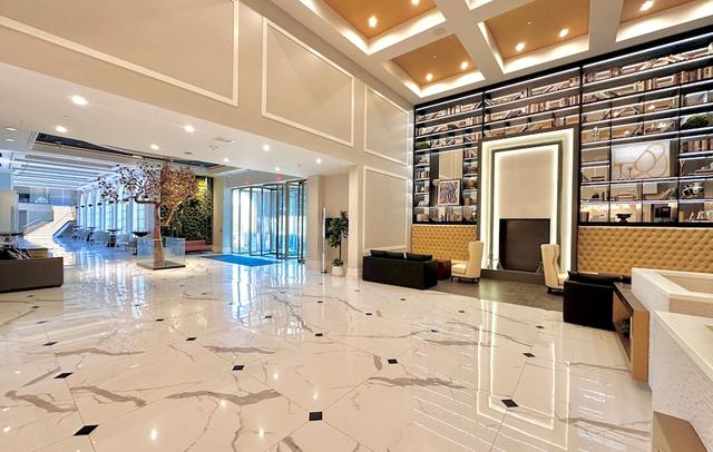 Chez Hotel Arlington Heights