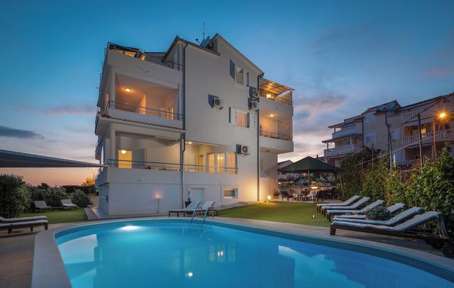 Apartments Arausa with Pool