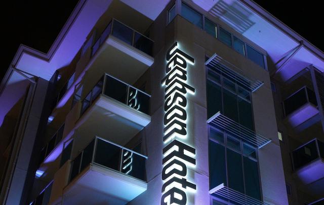 Jephson Hotel & Apartments