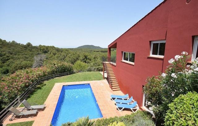Cozy Villa in Begur With Swimming Pool