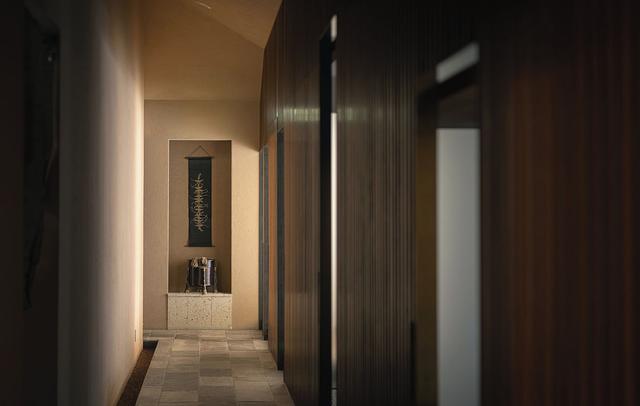 OTARU RETREAT by Onko Chishin