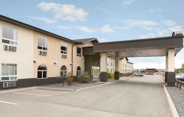 Days Inn & Suites by Wyndham Thompson