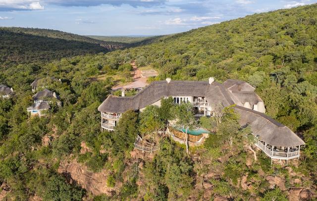 Clifftop Exclusive Safari Hideaway