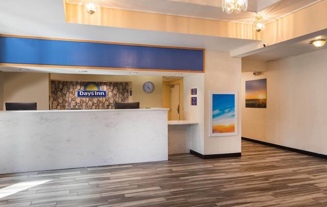 Days Inn by Wyndham Macon I-75 North