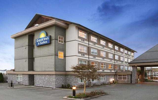 Days Inn & Suites by Wyndham Langley