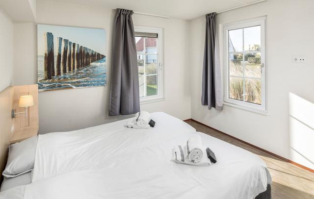 Detached Villa With Four Bathrooms Near the Sea