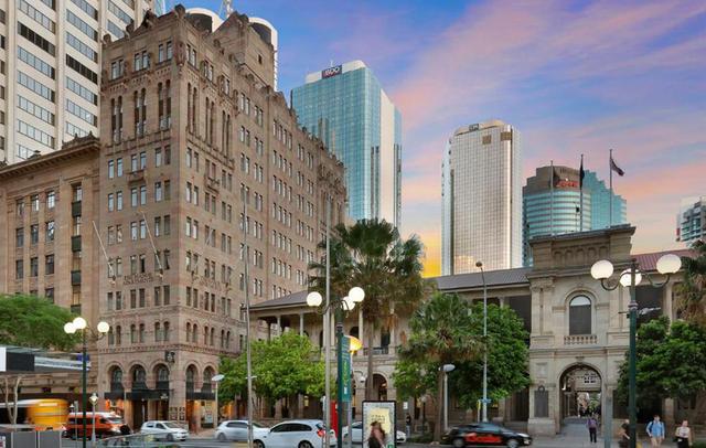 The Manor Apartment Hotel