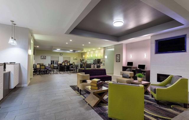 La Quinta Inn & Suites by Wyndham Huntsville Airport Madison