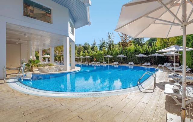 Ponient Pirámide Salou by PortAventura World