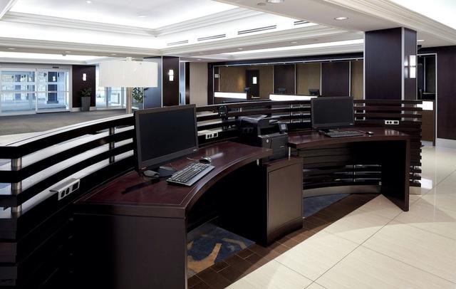 Sheraton Montreal Airport Hotel