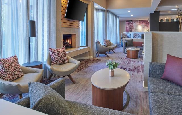 Courtyard by Marriott Detroit Warren