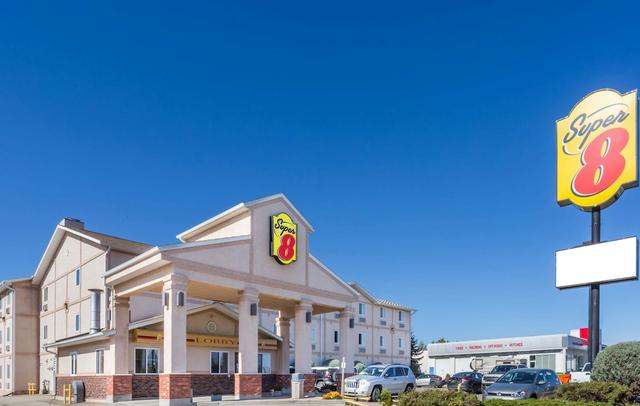 Super 8 by Wyndham Moose Jaw SK