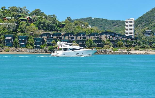 6 Yacht Club Oceanfront House On Marina  Deluxe 4 Bedroom With 2 Golf Buggies