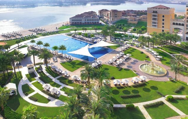 The Ritz-Carlton Abu Dhabi, Grand Canal