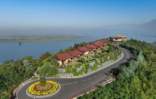 Taj Dal View Srinagar