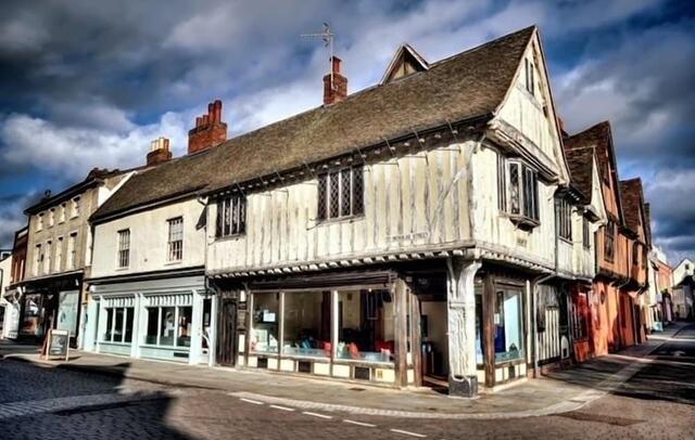 Captivating Tudor 2 Bedroom Apartment in Ipswich