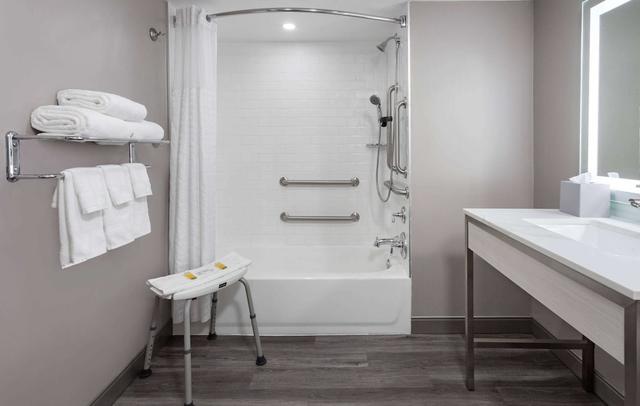 Super 8 By Wyndham Baltimore Northwest