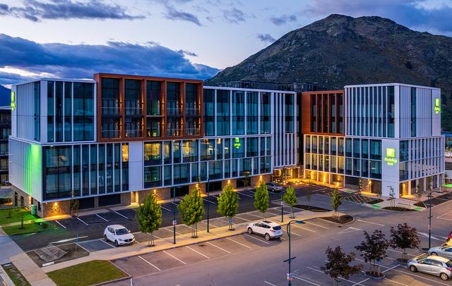 Holiday Inn Queenstown Remarkables Park, an IHG Hotel
