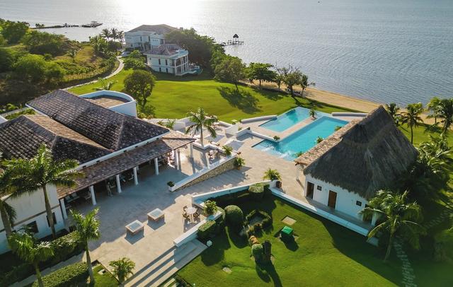 Las Verandas Hotel & Villas