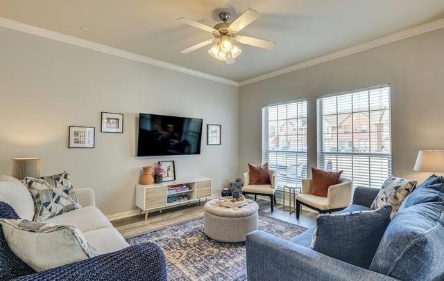 Central College Station Townhome w/ Community Pool