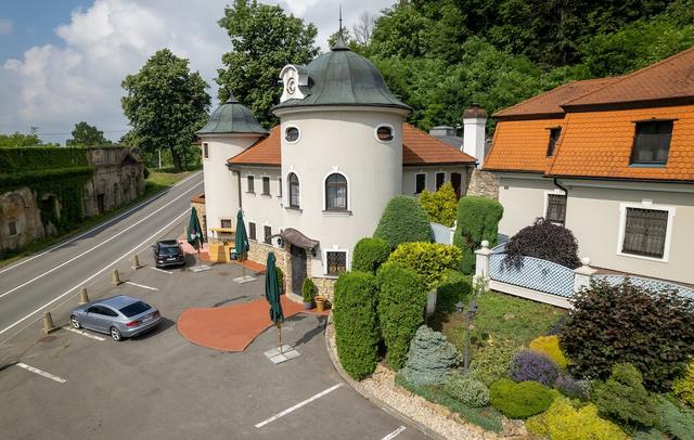 Zámeček pod hradem - hotel