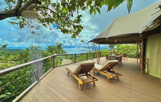 Palau Carolines Resort