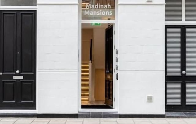 Stylish & Spacious Deluxe Apartments near Victoria Station