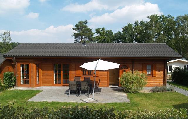 Wooden Chalet Near Brunssummerheide