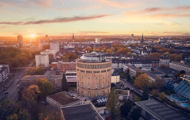Wasserturm Hotel Cologne, Curio Collection by Hilton