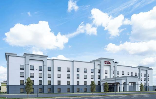 Hampton Inn & Suites Cedar Rapids - North