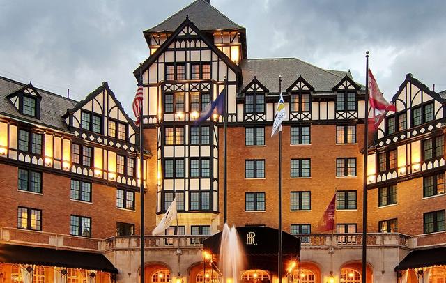 Hotel Roanoke & Conference Ctr, Curio Collection by Hilton 