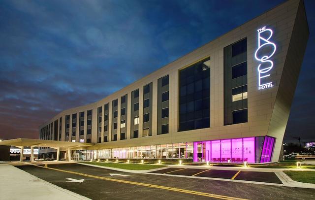 The Rose Chicago, Tapestry Collection by Hilton